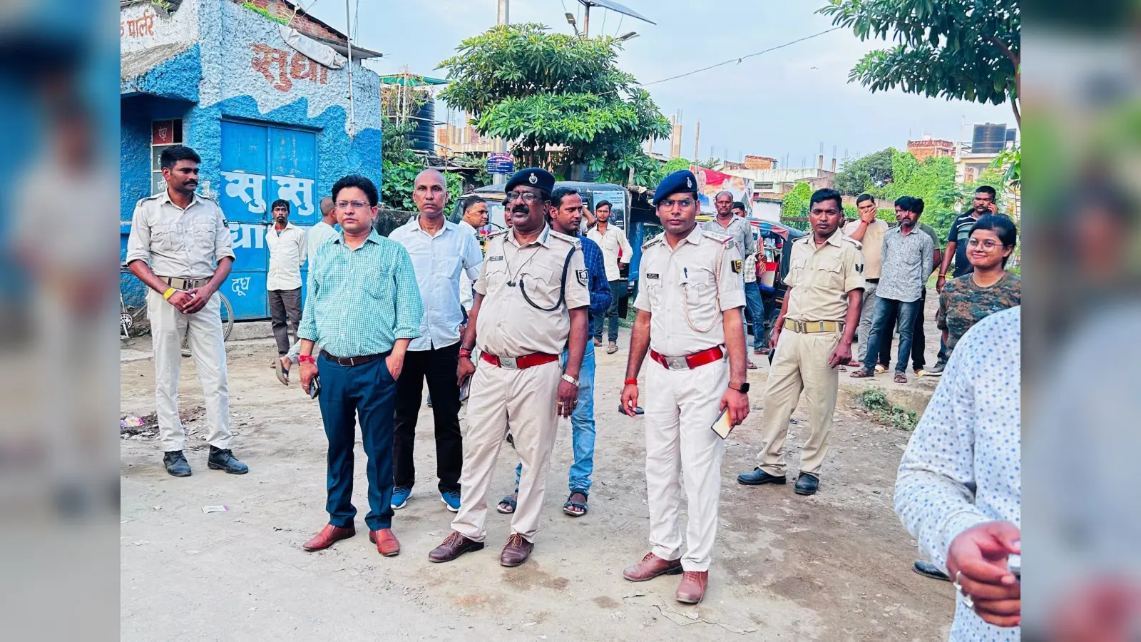 शहर में जहां-तहां लगे दो दर्जन वाहनों का कटा इ-चालान, 30 हजार वसूला गया जुर्माना.
