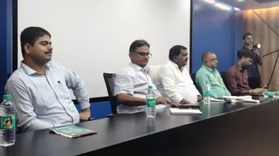 गन्ना मंत्री चीनी मिल में पहुंच कर सुनी किसानों की समस्या, समस्या को त्वरित निदान करने की दी आश्वासन