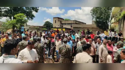27 को हो गयी थी विवाहिता की मौत, परिजनों की शिकायत के बाद पुलिस ने कब्र से निकाला शव