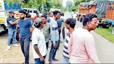 तृणमूल कांग्रेस के दो गुटों में हुई मारपीट, तीन घायल