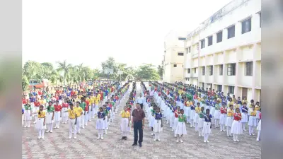 विद्यार्थियों ने विद्यालय में स्वच्छता बनाये रखने की ली शपथ