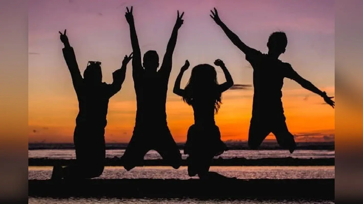 Friendship Day 2024: कब है फ्रेंडिशिप डे, हर साल क्यों करते हैं इस दिन को सेलिब्रेट, भेजे अपने दोस्तों को प्यारा संदेश