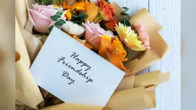 Friendship Day पर दोस्त को क्या गिफ्ट दें? 1000 रुपये से सस्ते, यहां हैं बेस्ट ऑप्शंस