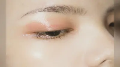 Beauty Tips: घर पर ही पाएं कांच जैसी चमकदार त्वचा, यहां जानें क्या है सबसे आसान तरीका