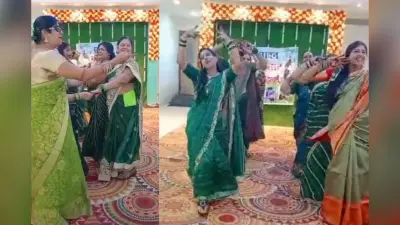 सावन महोत्सव में ‘मैं नाचूं आज छम छम छम…’ की धुन पर महिलाओं की मस्ती, देखें Viral Video