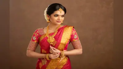 Hariyali Teej 2024 Outfit: हरियाली तीज पर ट्राई करें ये लेटेस्ट ड्रेस, खरीदने से पहले जानें क्या है ड्रेंड में…