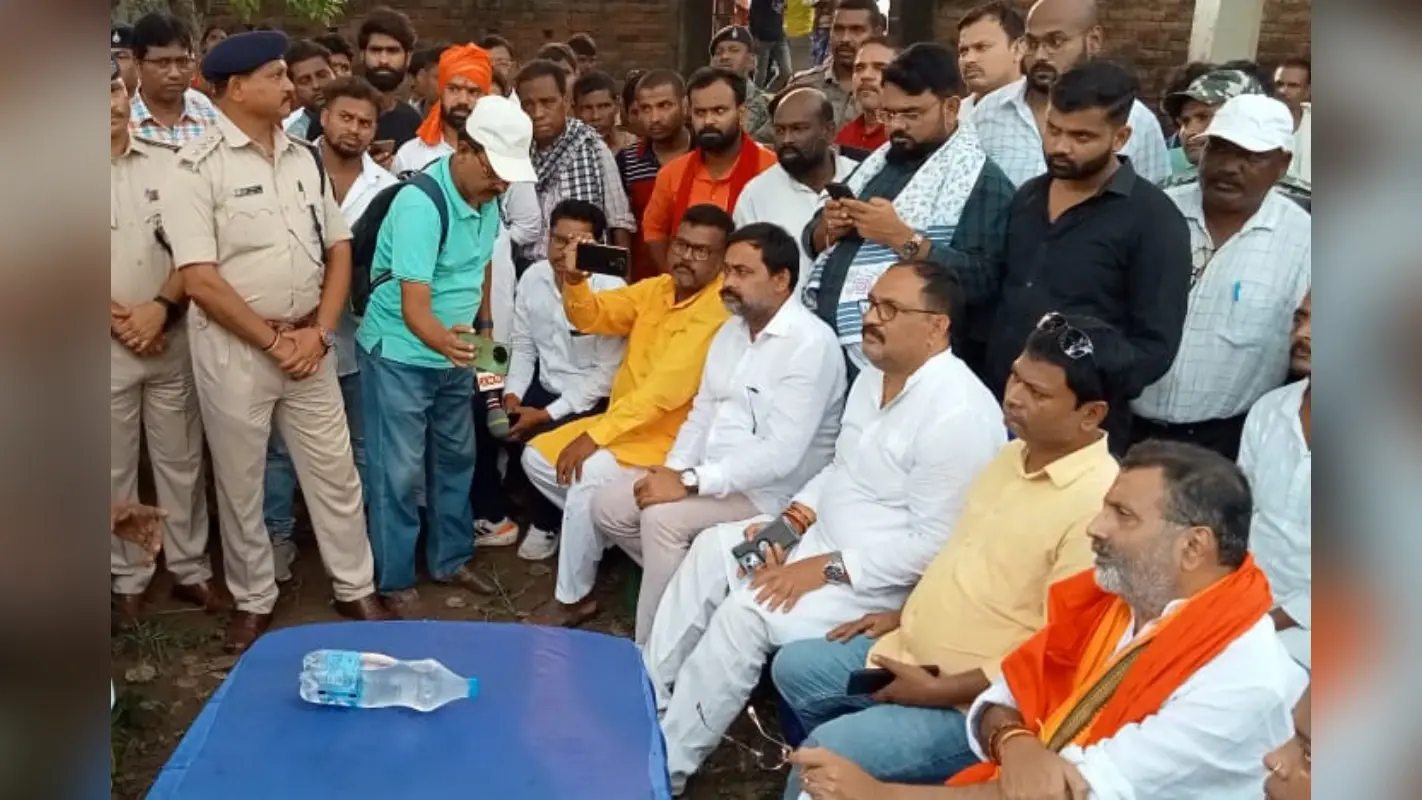 ‘बीजेपी की सरकार बनी तो….’, पाकुड़ के हिंसाग्रस्त गांव में बोले गोड्डा सांसद निशिकांत दुबे, बांग्लादेशी घुसपैठियों के मुद्दे पर कह दी बड़ी बात