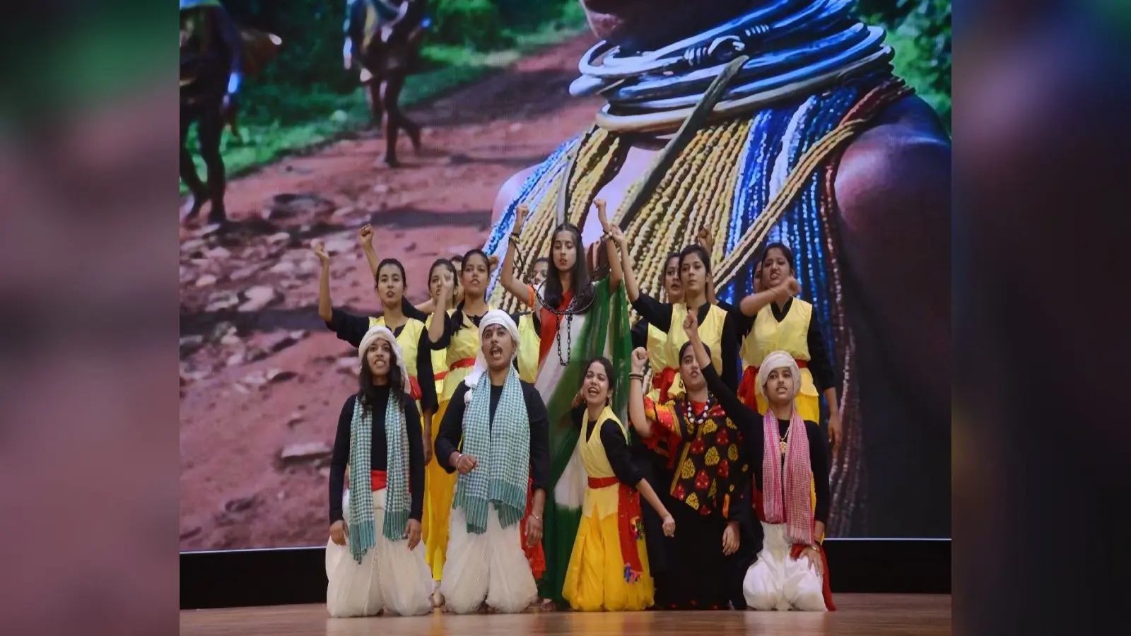 स्वतंत्रता दिवस के पूर्व महिला कॉलेजों में सांस्कृतिक कार्यक्रमों की रही धूम