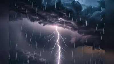 Jharkhand Weather: झारखंड में तेज हवाओं के साथ झमाझम बारिश, गर्मी से राहत, 5 जिलों के लिए ऑरेंज अलर्ट