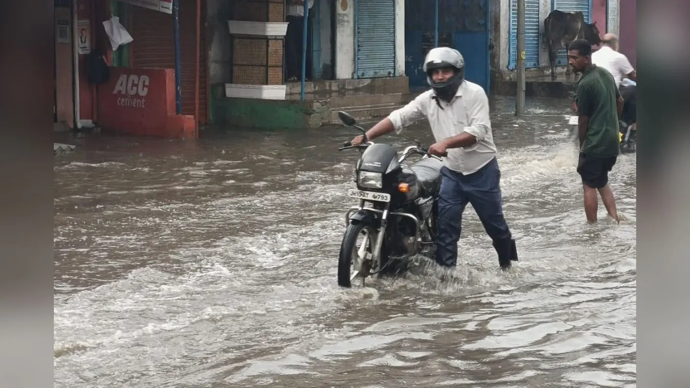 Heavy Rain Alert: झारखंड में 1 जून तक झमाझम बारिश, दो दिन भारी बारिश की चेतावनी, वज्रपात का अलर्ट