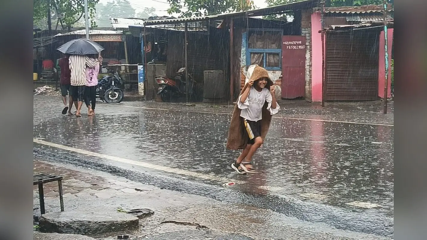 Jharkhand Weather: रांची में झमाझम बारिश, 14-16 अगस्त तक देवघर समेत आठ जिलों में भारी बारिश का अलर्ट