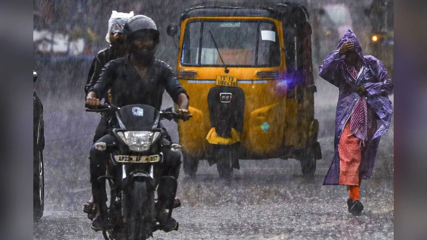 Kal Ka Mausam: झारखंड के दक्षिणी और उत्तरी-पूर्वी में भारी बारिश की चेतावनी, जानें कल कैसा रहेगा मौसम