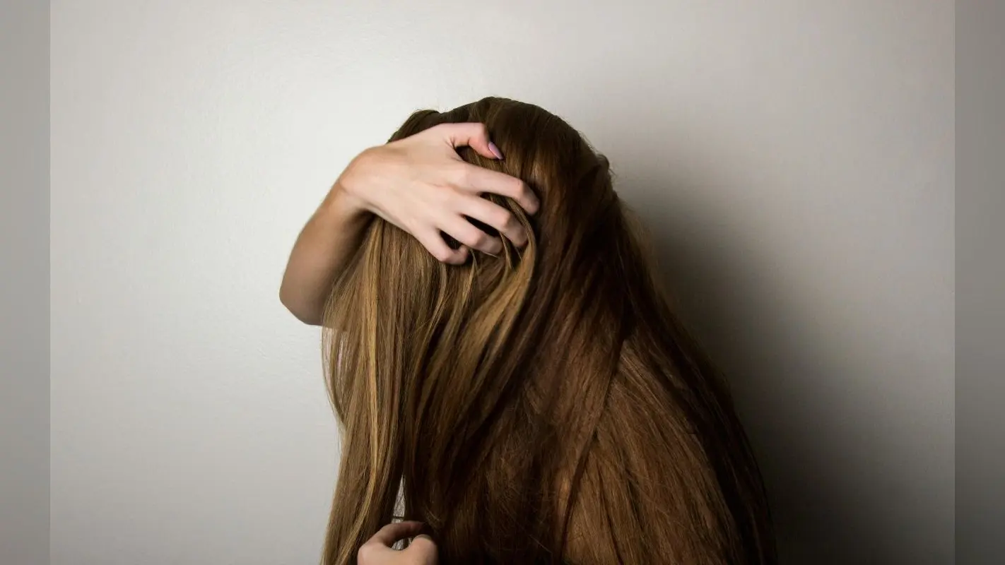 Hair Care Tips: देखते ही देखते लंबे और घने हो जाएंगे आपके बाल, इस तरह घर पर ही तैयार करें कलौंजी ऑइल