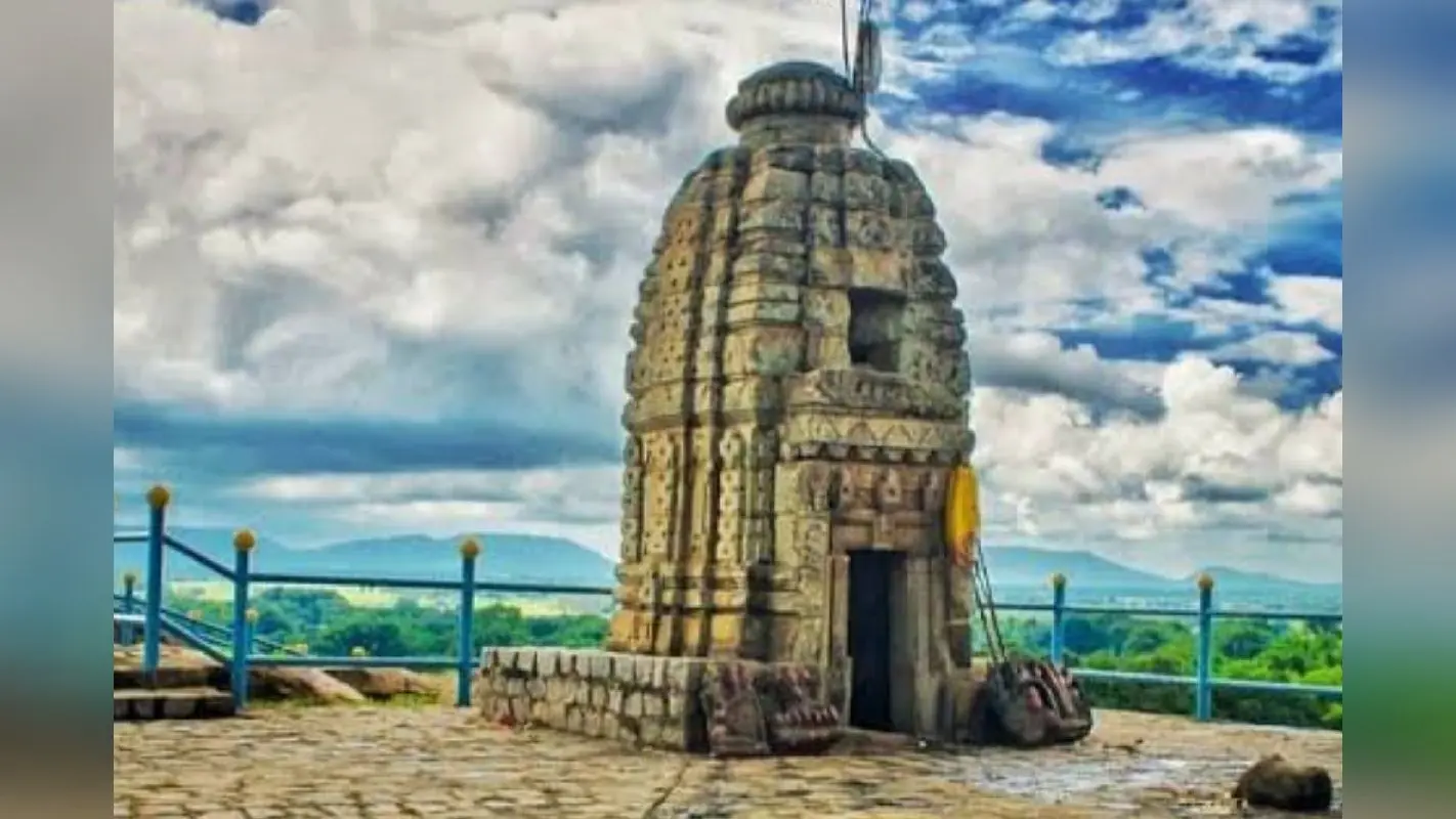 Jharkhand Tourism: प्राकृतिक सौंदर्य की आभा बढ़ाता यह शिवालय है आस्था का केंद्र