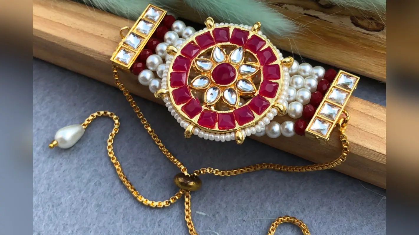 Rakhi for Bhabhi, Raksha Bandhan 2024 : रक्षाबंधन पर भाभी को बांधे ये डिजाइनर राखी