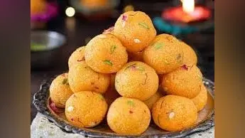 Ganesh Chaturthi Sweets: इस चतुर्थी बप्पा को भोग लगाएं उनके मन पसंदीदा मोतीचूर के लड्डूओं का, जानें विधि