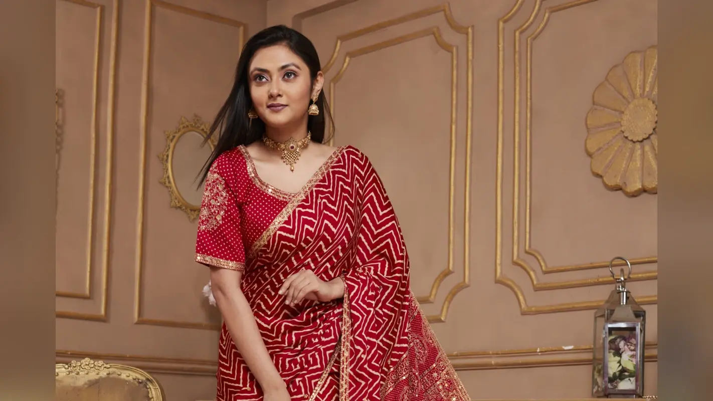 Leheriya Sari: अपनी साड़ियों के कलेक्शन में ऐड करे लहरिया साड़ी, तीज त्योहारों में खास पहनी जाती है