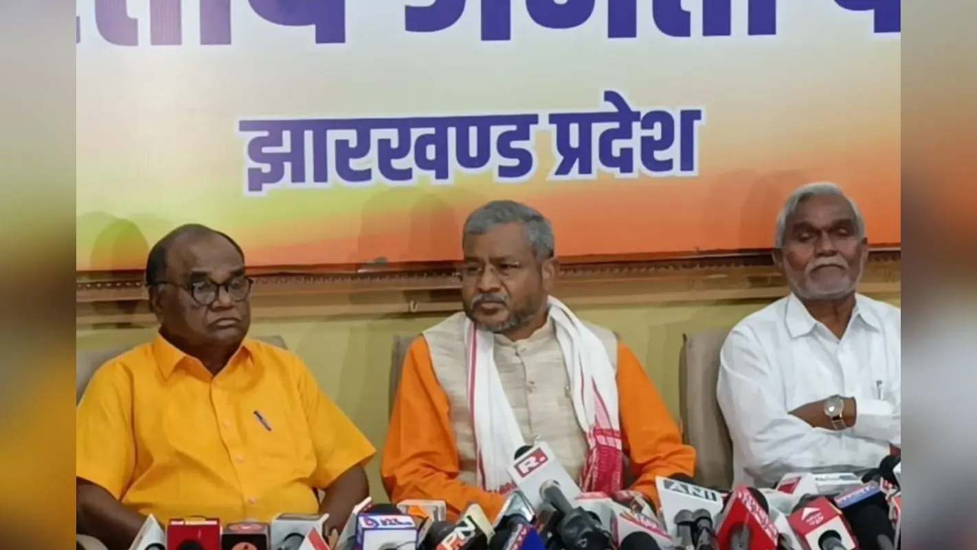 चंपाई सोरेन के बाद अब लोबिन हेम्ब्रम भी BJP में शामिल, बोले- JMM नहीं, नेता से नाराजगी