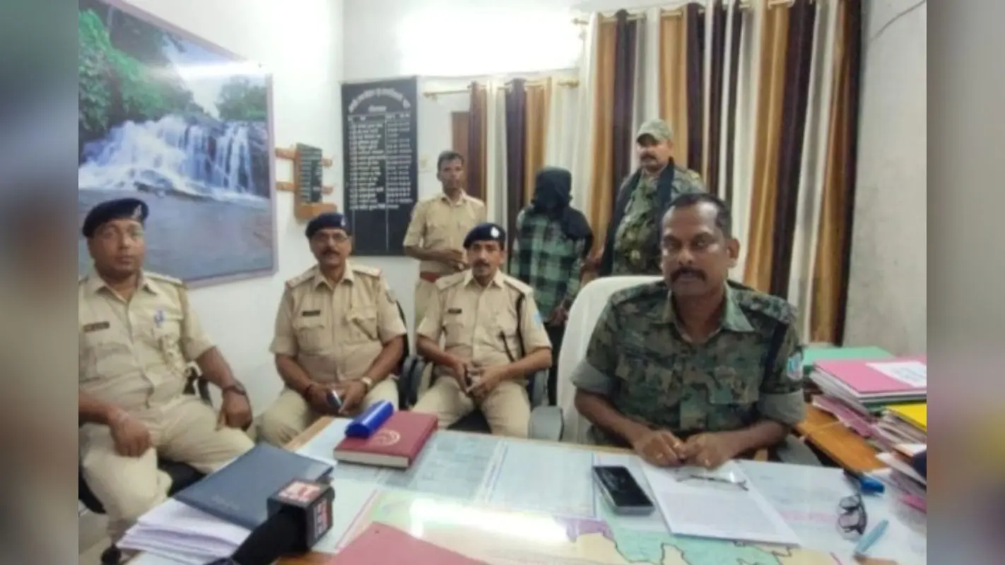 Jharkhand Crime: पत्नी की कुदाल से हत्या करने का आरोपी पति अरेस्ट, पुलिस ने ऐसे दबोचा