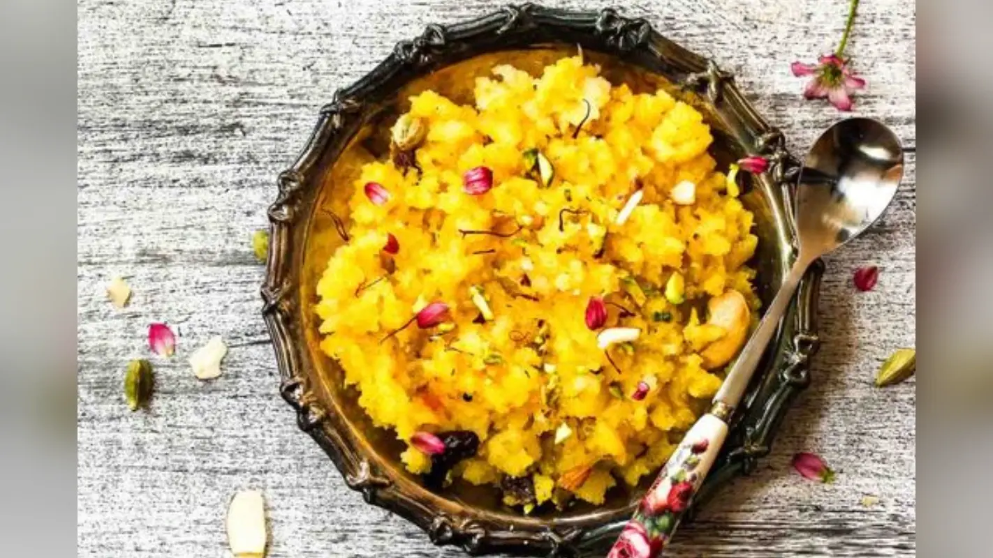 Mohan Bhog Recipe: कृष्ण जन्माष्टमी के लिए झटपट तैयार करे मोहन भोग, जानें ये आसान तरीका