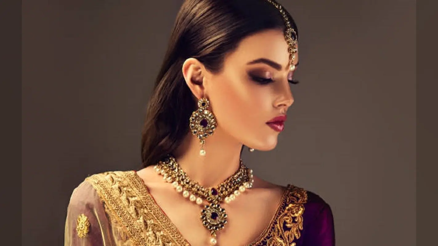 Hartalika Teej 2024: हरतालिका तीज पर आपके लुक में चार चांद लगाएंगे ये सुंदर नेकलेस डिजाइन