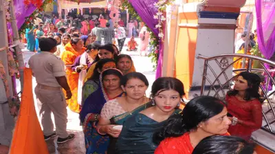 भागलपुर में आखिरी सोमवारी पर कहीं ईख के रस से रुद्राभिषेक तो कहीं बर्फ से शृंगारी