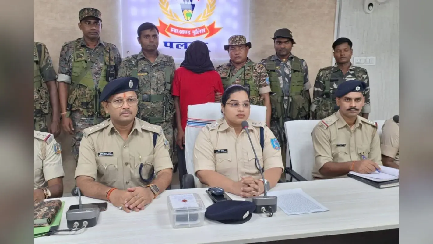Jharkhand Naxal News: पलामू से 10 लाख का इनामी भाकपा माओवादी जोनल कमांडर सीताराम रजवार गिरफ्तार, पुलिस ने ऐसे दबोचा