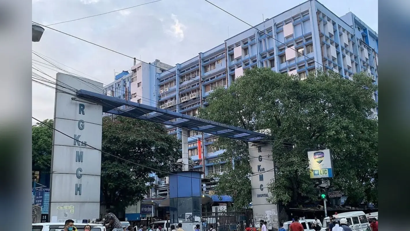 Kolkata Doctor Murder: अस्पताल के पूर्व प्रिंसिपल संदीप घोष के कॉल डिटेल्स और चैट की जानकारी जुटा रही CBI