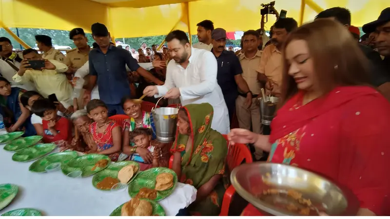 Tejashwi Yadav News: पत्नी और बेटी के साथ राजवंशी नगर मंदिर पहुंचे तेजस्वी….