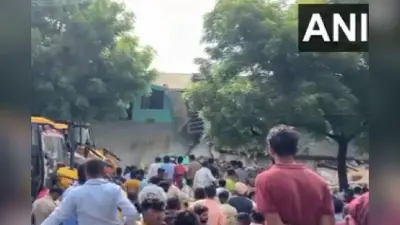 UP News : मैनपुरी में दो मंजिला मकान की छत गिरी, एक ही परिवार की तीन महिलाओं की मौत
