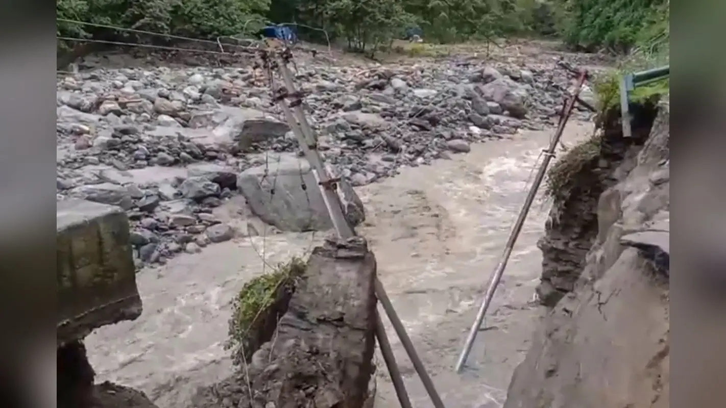 Uttarakhand Heavy Rain: उत्तराखंड में भारी बारिश, केदारनाथ यात्रा स्थगित करने की सलाह, 12 लोगों की मौत