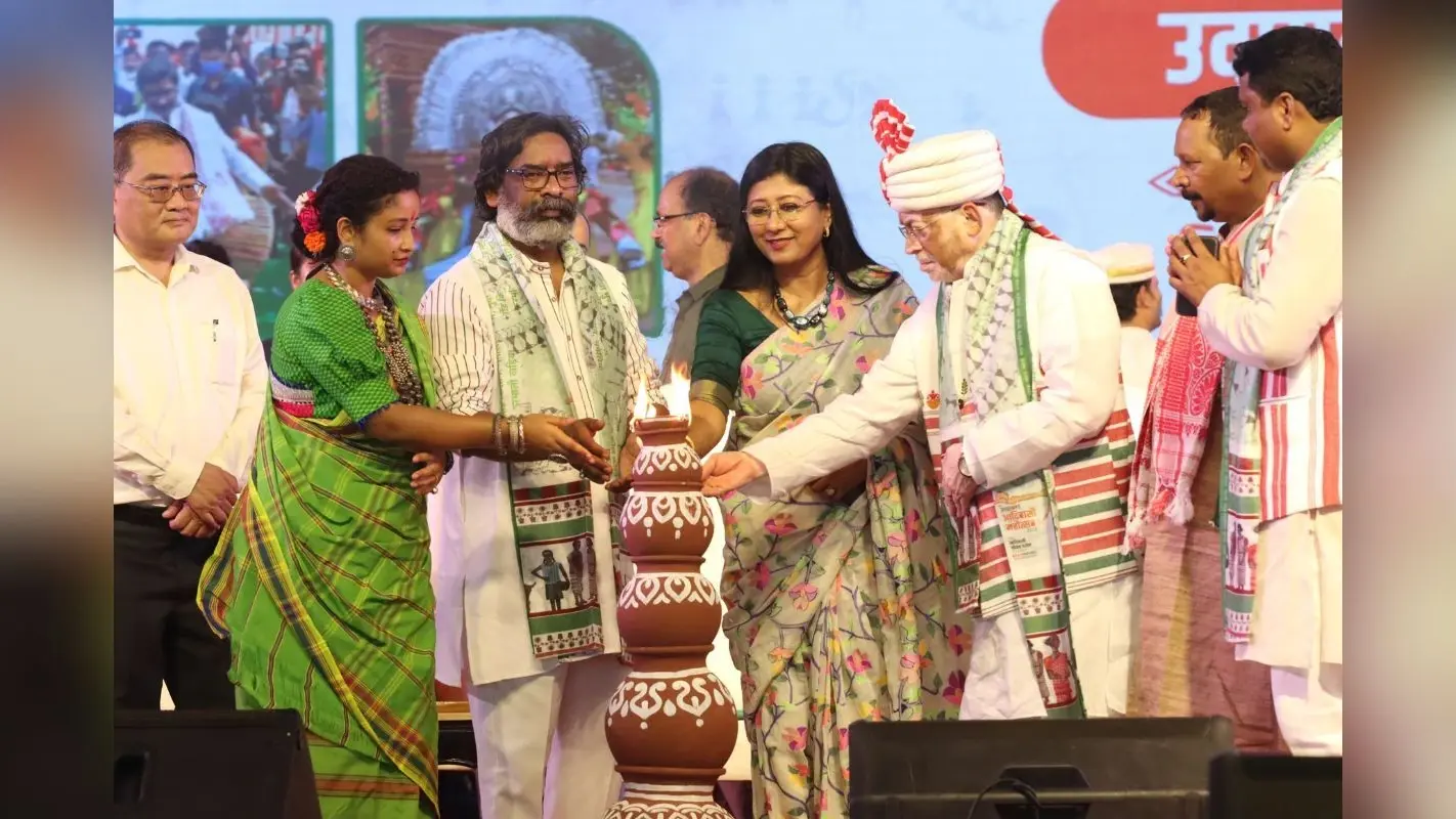 Jharkhand Adivasi Mahotsav: झारखंड आदिवासी महोत्सव में बोले राज्यपाल संतोष कुमार गंगवार, सीएम हेमंत सोरेन जल्द लागू कराएं PESA कानून