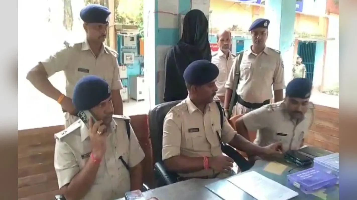 Siwan News: सीवान पुलिस के हत्थे चढ़ा कुख्यात अमर यादव, लूट की योजना बनाते हुआ गिरफ्तार
