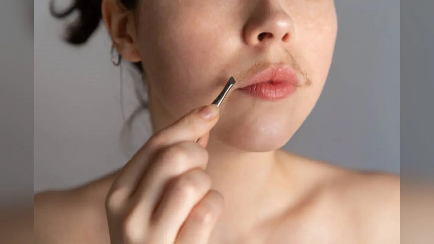 Beauty Tips: चेहरे से अनचाहे बाल हटाने के घरेलू उपाय