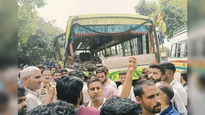 UP Big Accident: ‘तेज आवाज के साथ सुनाई दी चीख-पुकार’, बुलंदशहर में बस और पिकअप वैन की टक्कर में 10 की मौत