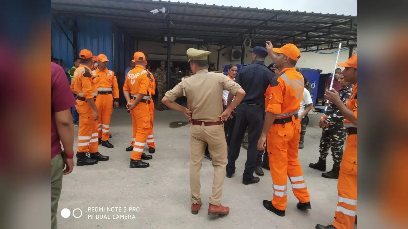 UP News: अमौसी एयरपोर्ट पर रेडियो एक्टिव पदार्थ लीक होने की सूचना से हड़कंप!