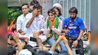 Vinesh Phogat:पूरे गांव से इनामी राशि, 750 किलो लड्डू;घर पर विनेश फोगट का कैसे हुआ स्वागत