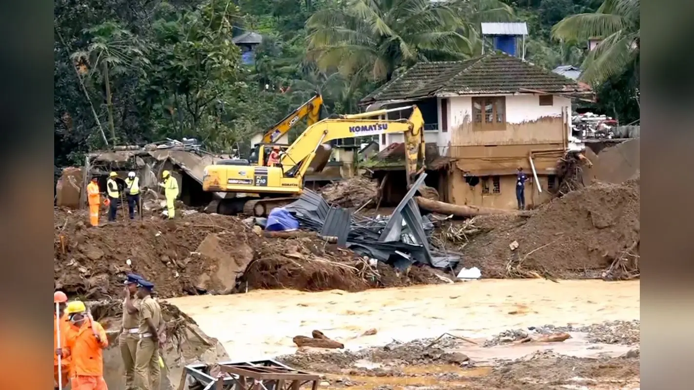Wayanad Landslides: केरल में भूस्खलन से अबतक 308 लोगों की मौत, राहत बचाव कार्य जारी, मदद के लिए बढ़े हाथ