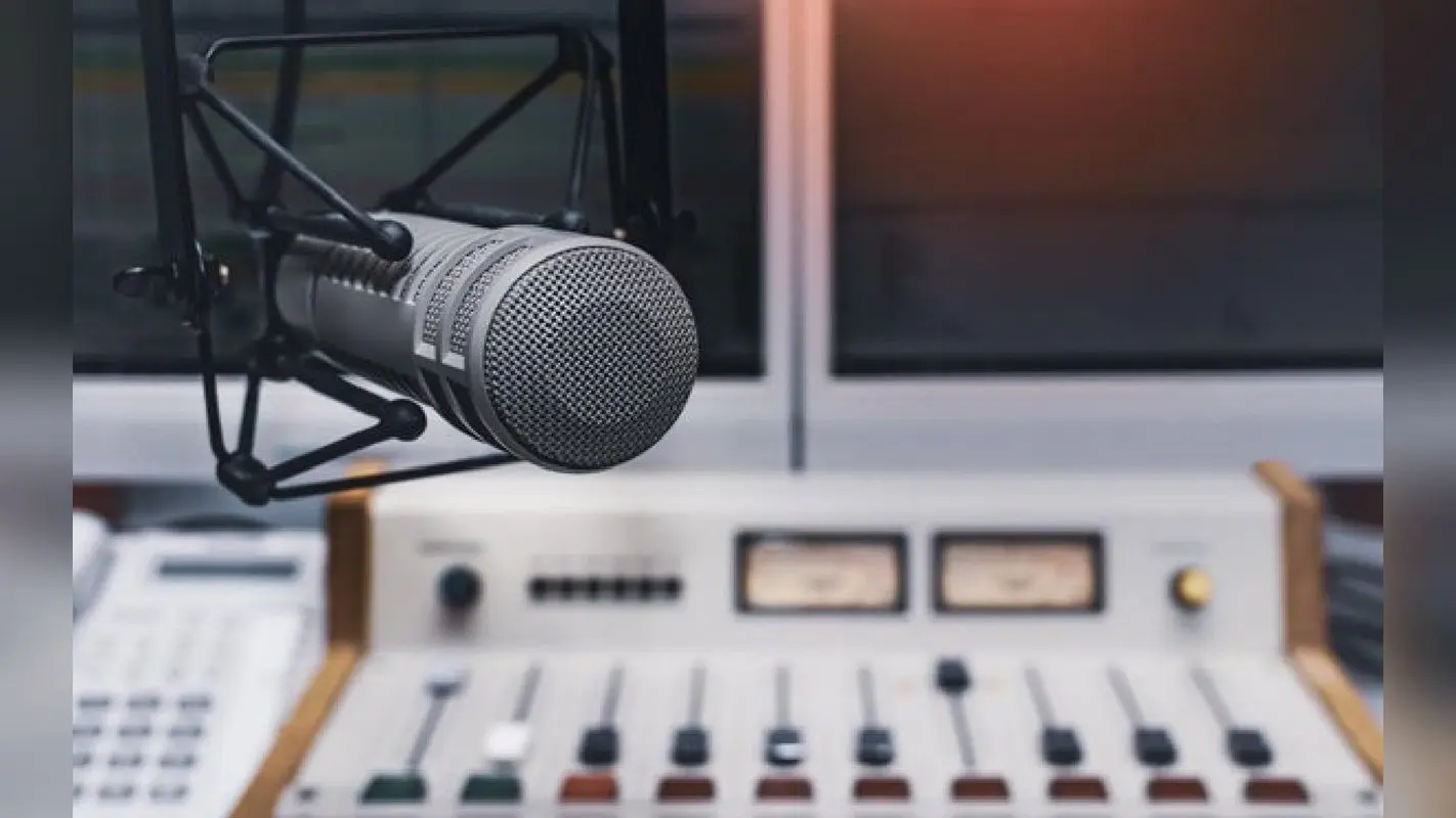 Bihar News: बिहार के 18 शहरों में खुलेंगे 57 नए FM चैनल, केंद्र सरकार ने दी मंजूरी