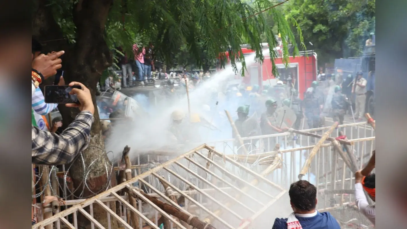 झारखंड सरकार ने किया आतंक का नंगा नाच, युवा आक्रोश रैली पर पुलिसिया कार्रवाई से नाराज भाजपा नेता