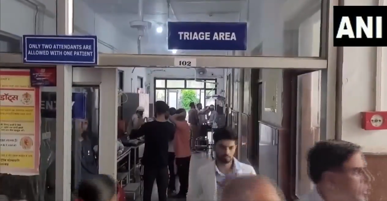 Road Accident: मध्य प्रदेश में ट्रक और ऑटो की टक्कर, हादसे में 7 लोगों की मौत, जम्मू कश्मीर में पोल ड्यूटी में लगा वाहन दुर्घटनाग्रस्त