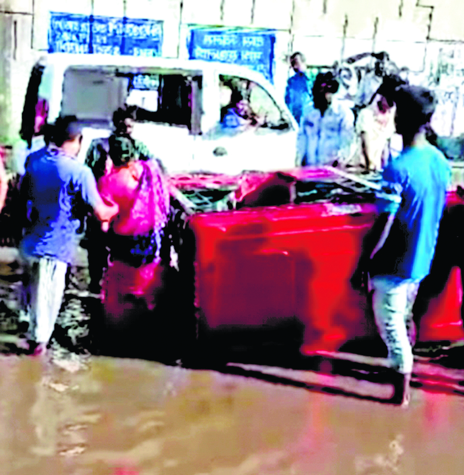 कांकसा : राजबांध में टोटो पलटा, चार लोग जख्मी