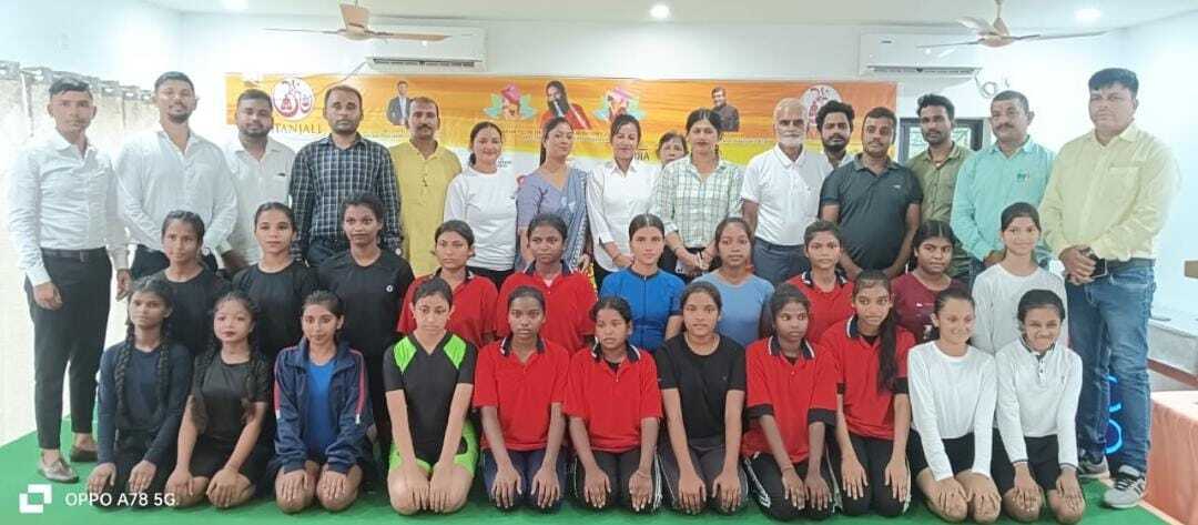 जिला योगासन स्पोर्ट्स प्रतियोगिता में रविदास योग केंद्र बना विजेता