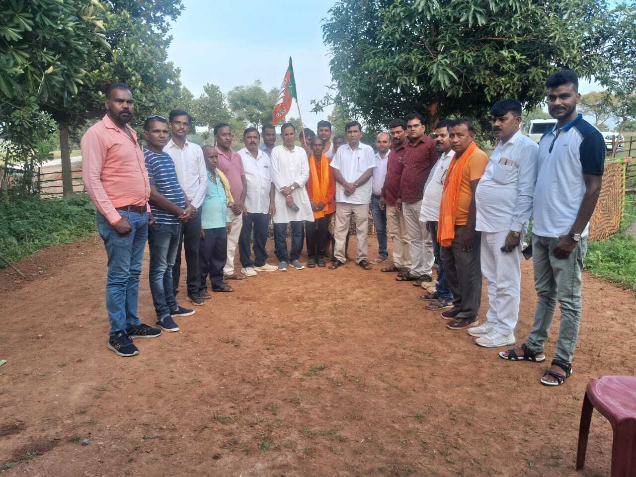 भाजपा ने रानीडीह गांव में चलाया सदस्यता अभियान