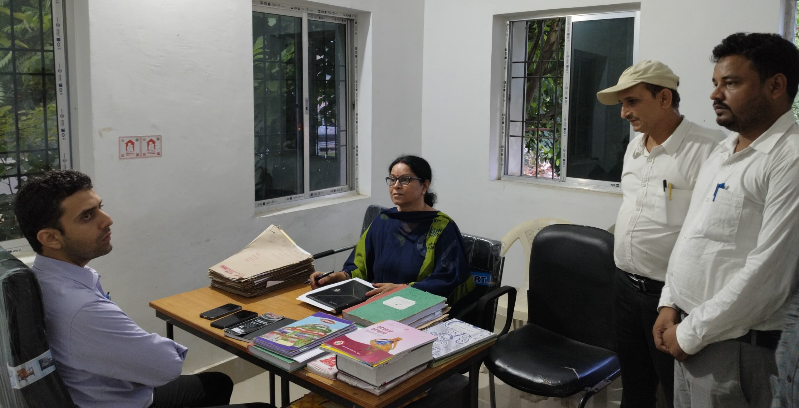Sitamadhi News, डीएम ने किया महिला हेल्प लाइन का औचक निरीक्षण
