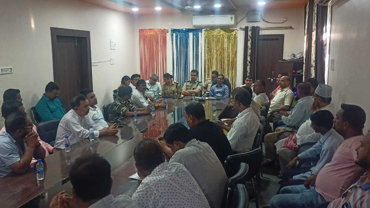 शांति समिति की बैठक में एसडीओ ने कहा साम्पद्रायिक सौहार्द बिगाड़ने वालों के खिलाफ होगी कार्रवाई