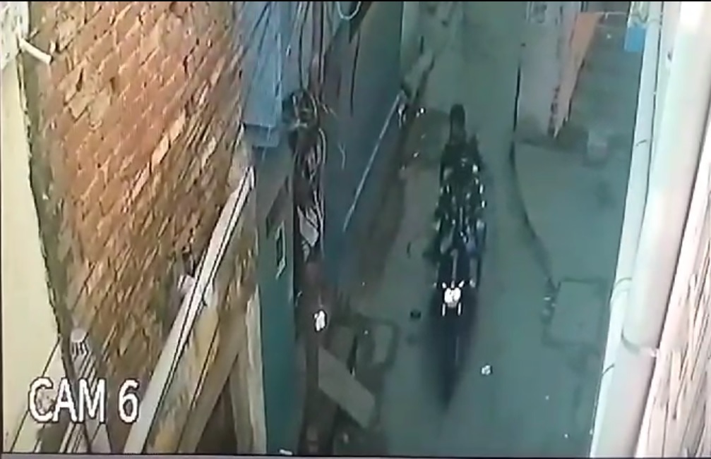 मॉर्निंग वाॅक कर घर लौट रही महिला की चेन छीनी
