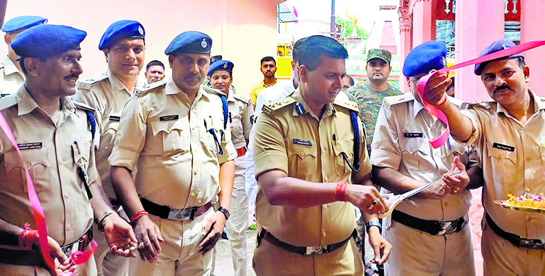 Gaya News : सुरक्षा को लेकर लगाये गये पांच हजार से अधिक पुलिसकर्मी