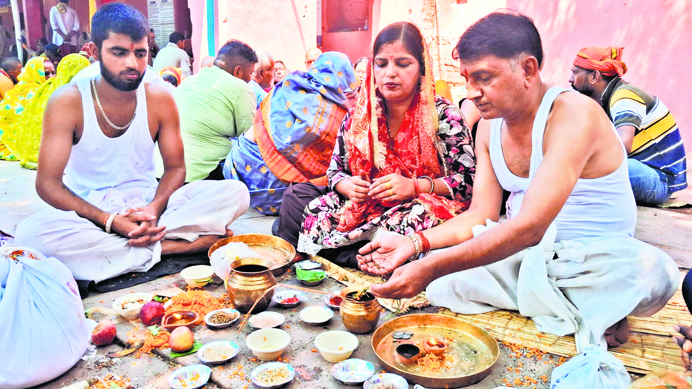 Gaya News : पाकिस्तान के मुल्तान में मरे पूर्वजों का गयाजी में किया पिंडदान