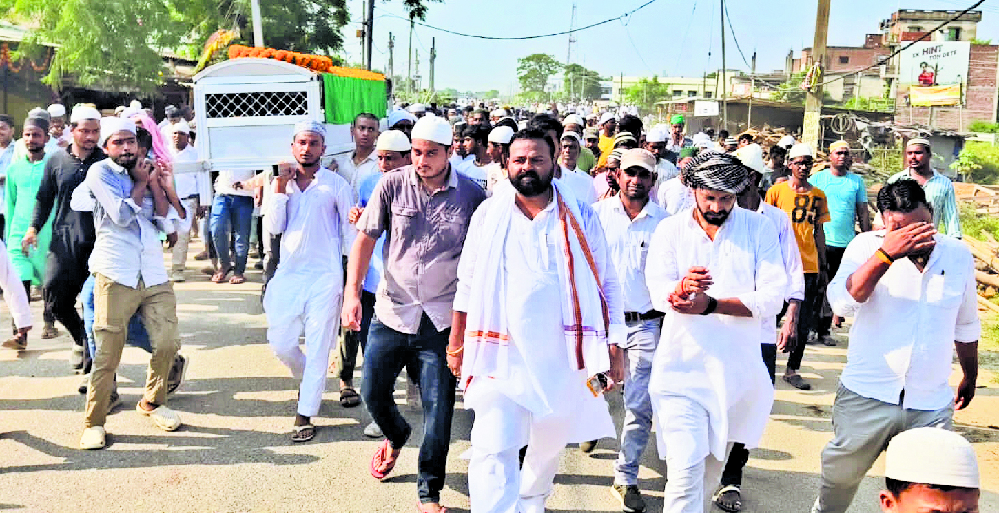 Gaya News : तिरंगे में लिपटा पहुंचा बीएसएफ जवान का शव, नम हो गयीं आंखें